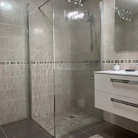 Apartmán - T2 Bord De - Centre-ville Avec Parking - Fr-1-738-33 *