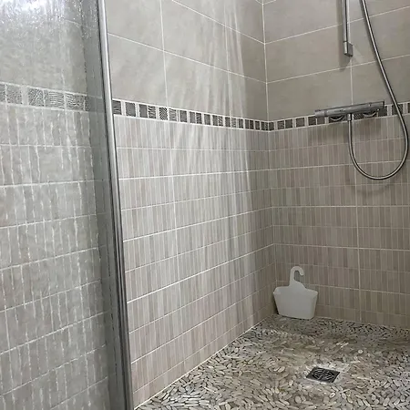 Apartment - T2 Bord De - Centre-ville Avec Parking - Fr-1-738-33