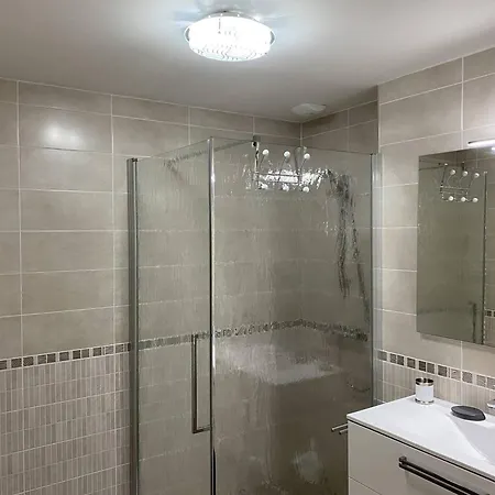 Apartment - T2 Bord De - Centre-ville Avec Parking - Fr-1-738-33 Royan