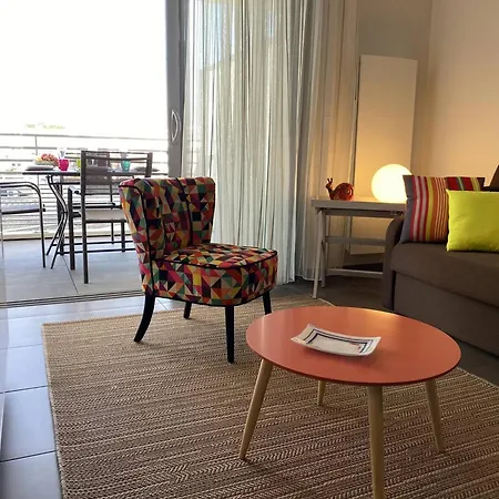 Appartement - T2 Bord De - Centre-ville Avec Parking - Fr-1-738-33