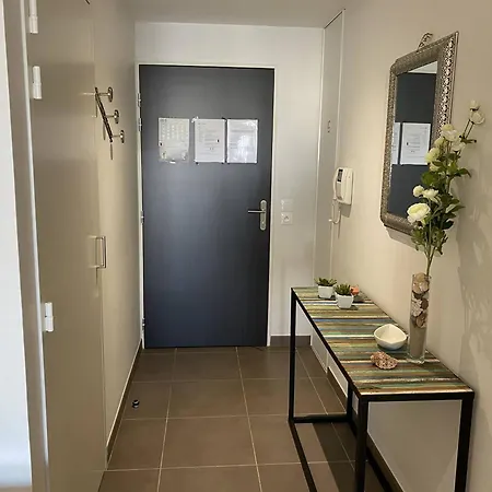 - T2 Bord De - Centre-ville Avec Parking - Fr-1-738-33 Appartement