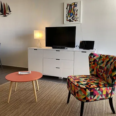 - T2 Bord De - Centre-ville Avec Parking - Fr-1-738-33 Apartment