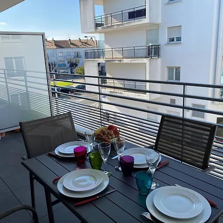 - T2 Bord De - Centre-ville Avec Parking - Fr-1-738-33 Apartment Royan