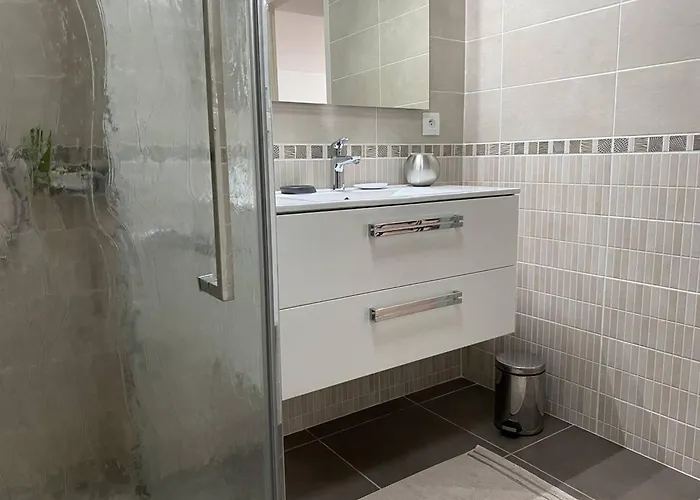 - T2 Bord De - Centre-ville Avec Parking - Fr-1-738-33 شقة رويا