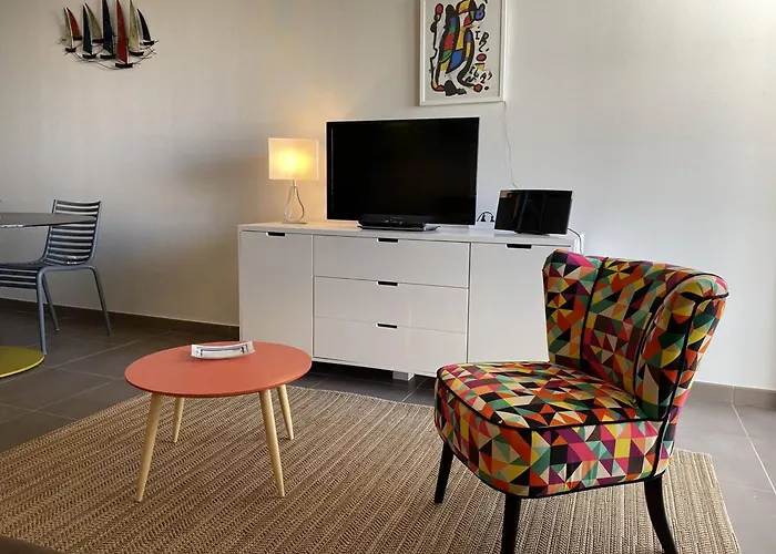 - T2 Bord De - Centre-ville Avec Parking - Fr-1-738-33 Apartman