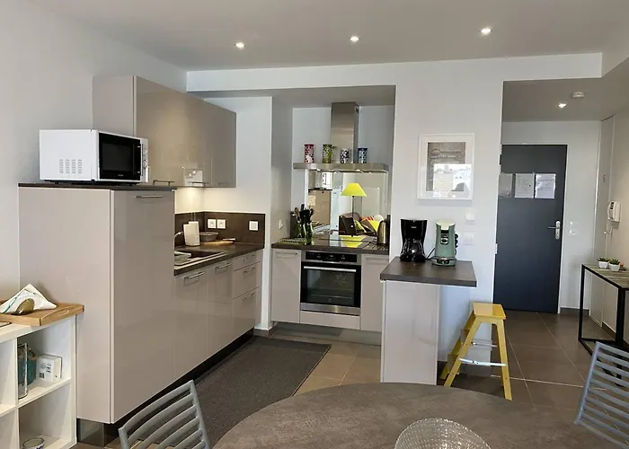 - T2 Bord De - Centre-ville Avec Parking - Fr-1-738-33 شقة